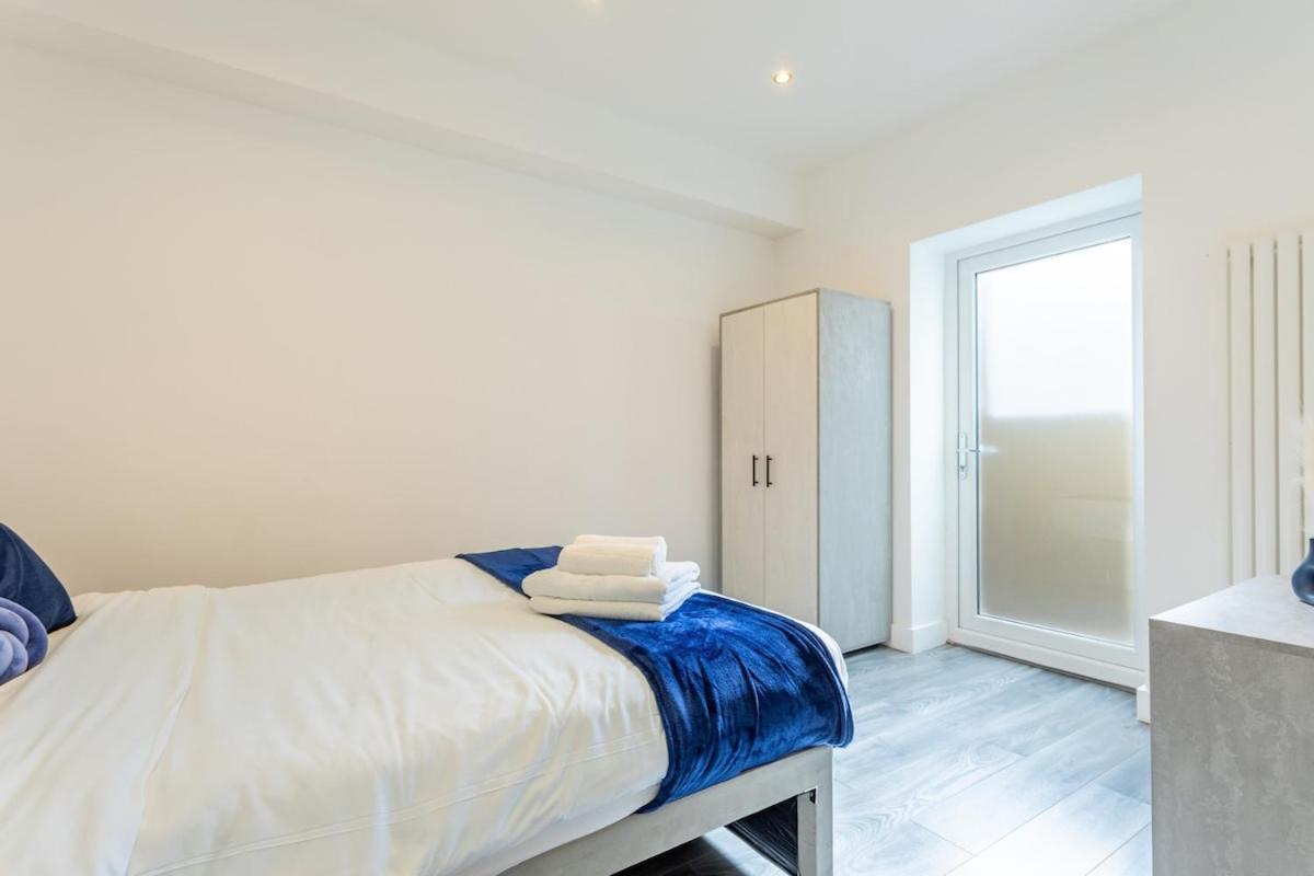 Stylish 2-Bed Flat In The Heart Of West Hampstead Apartment Londra Exterior foto