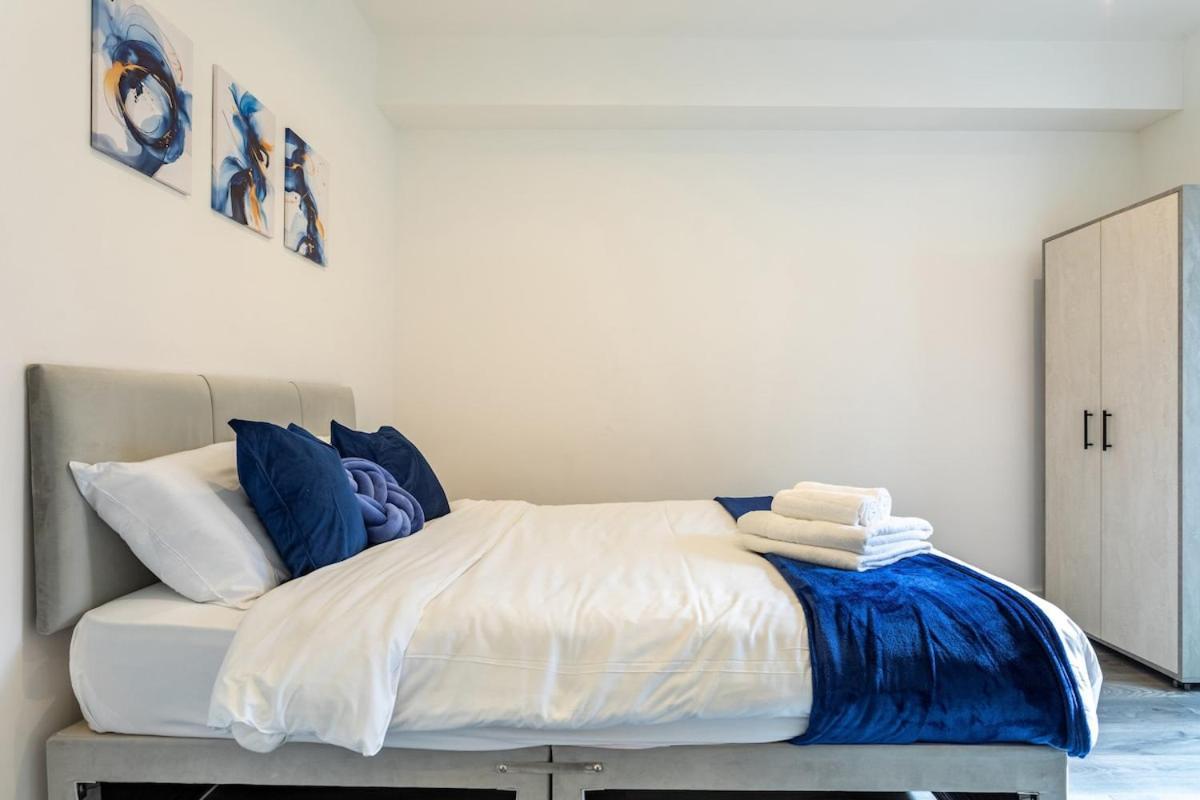Stylish 2-Bed Flat In The Heart Of West Hampstead Apartment Londra Exterior foto