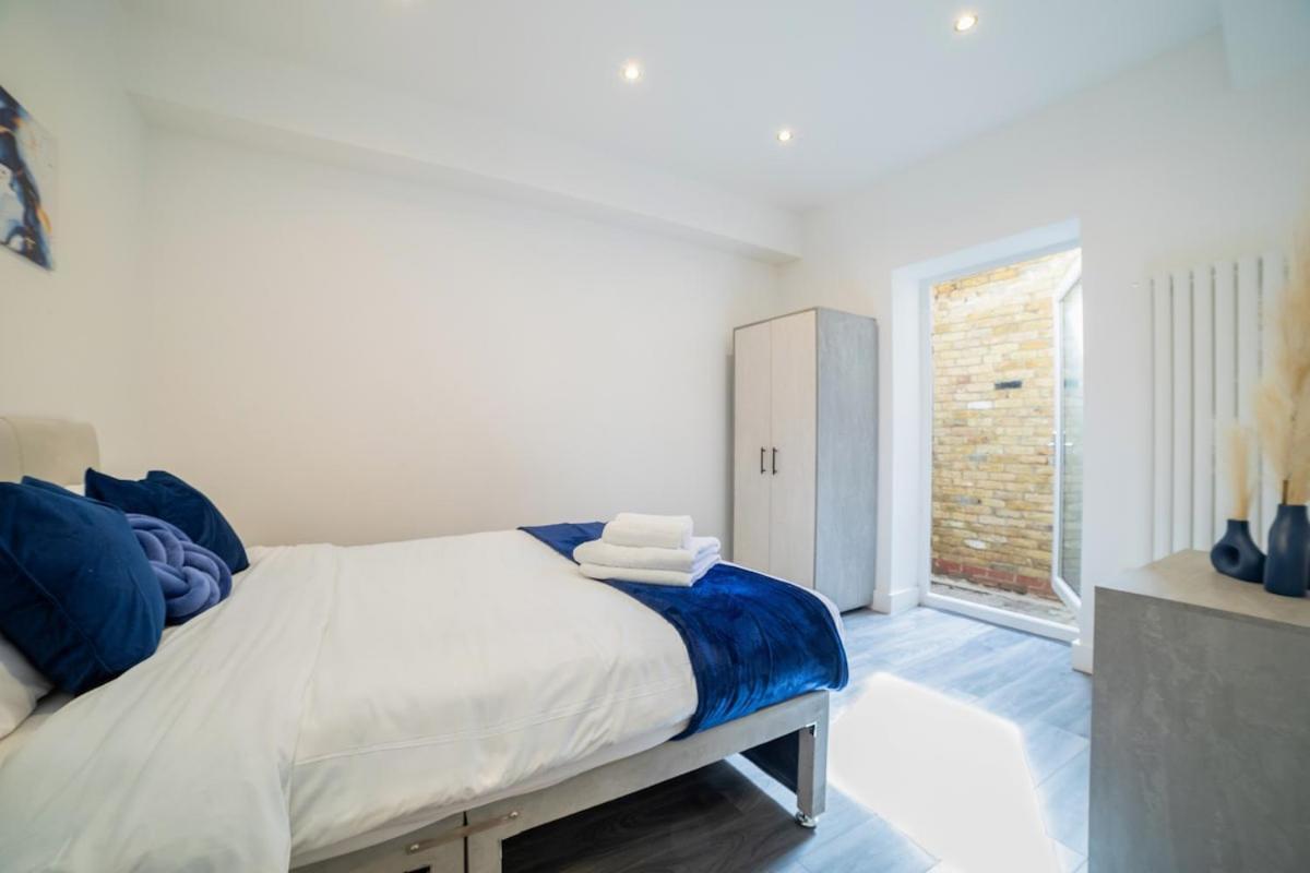 Stylish 2-Bed Flat In The Heart Of West Hampstead Apartment Londra Exterior foto