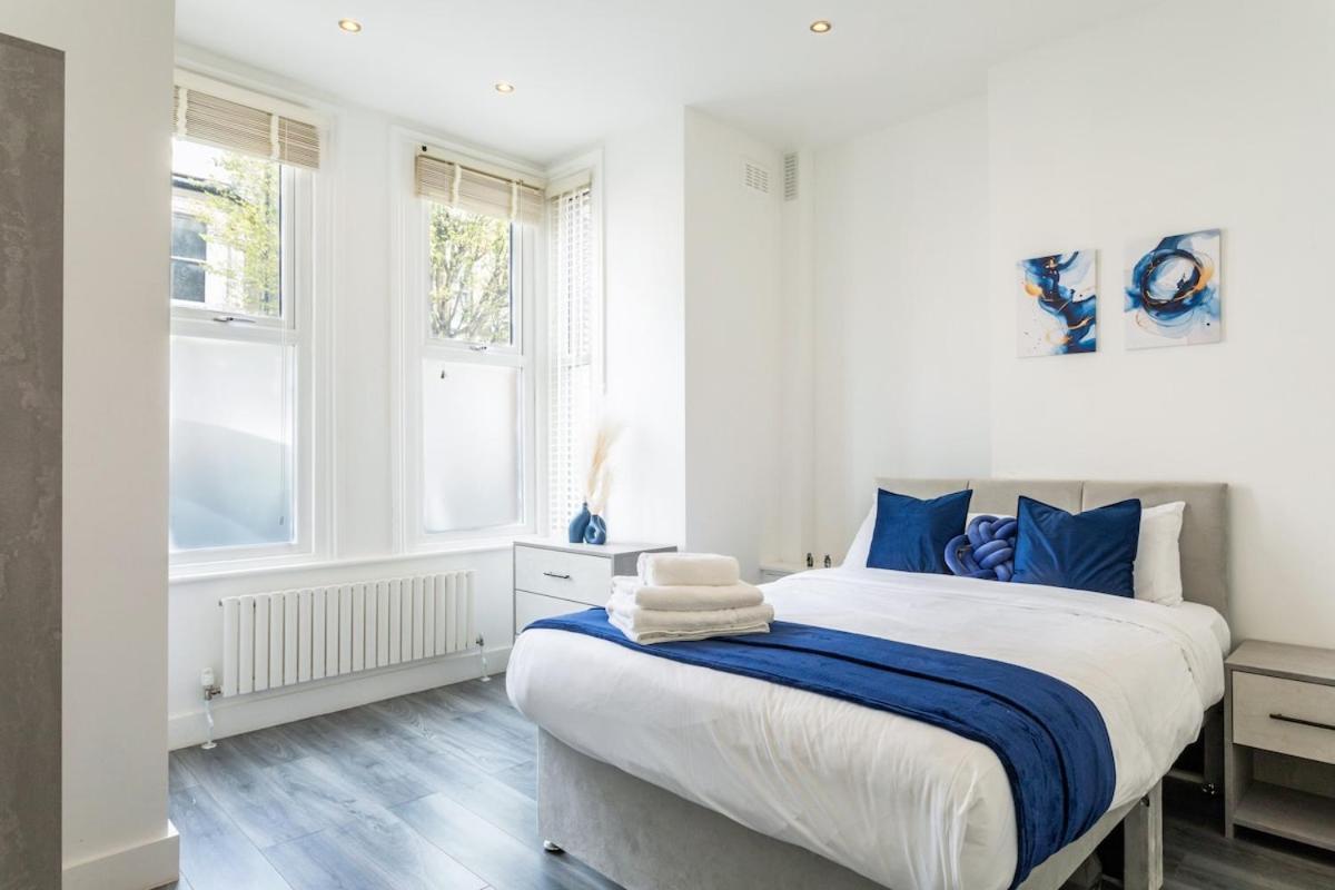 Stylish 2-Bed Flat In The Heart Of West Hampstead Apartment Londra Exterior foto