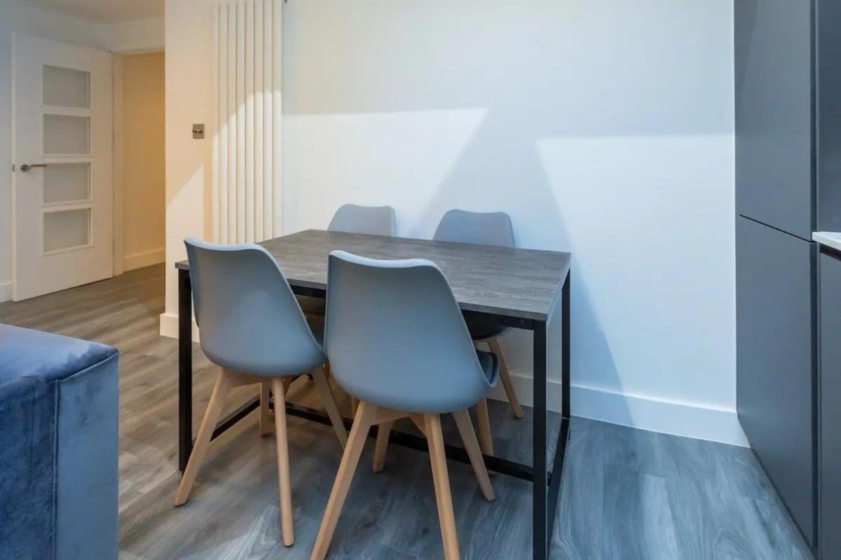 Stylish 2-Bed Flat In The Heart Of West Hampstead Apartment Londra Exterior foto