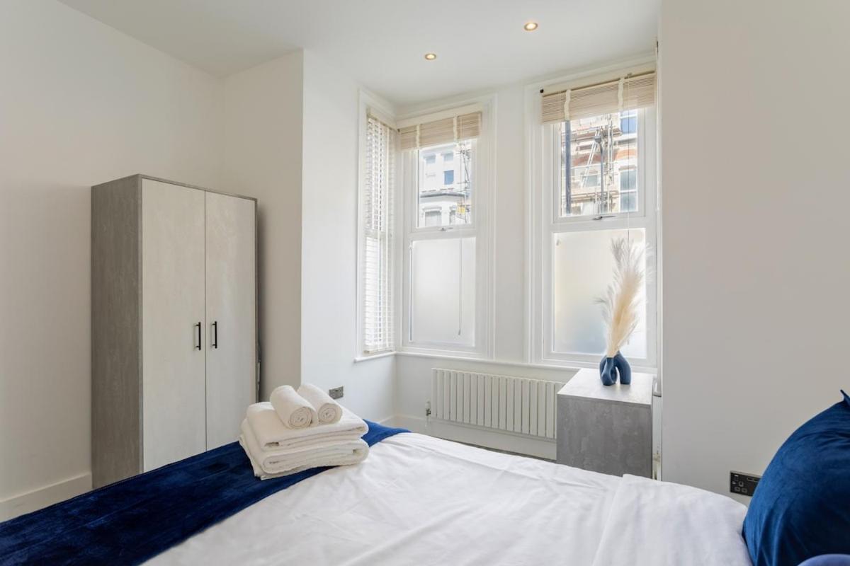 Stylish 2-Bed Flat In The Heart Of West Hampstead Apartment Londra Exterior foto