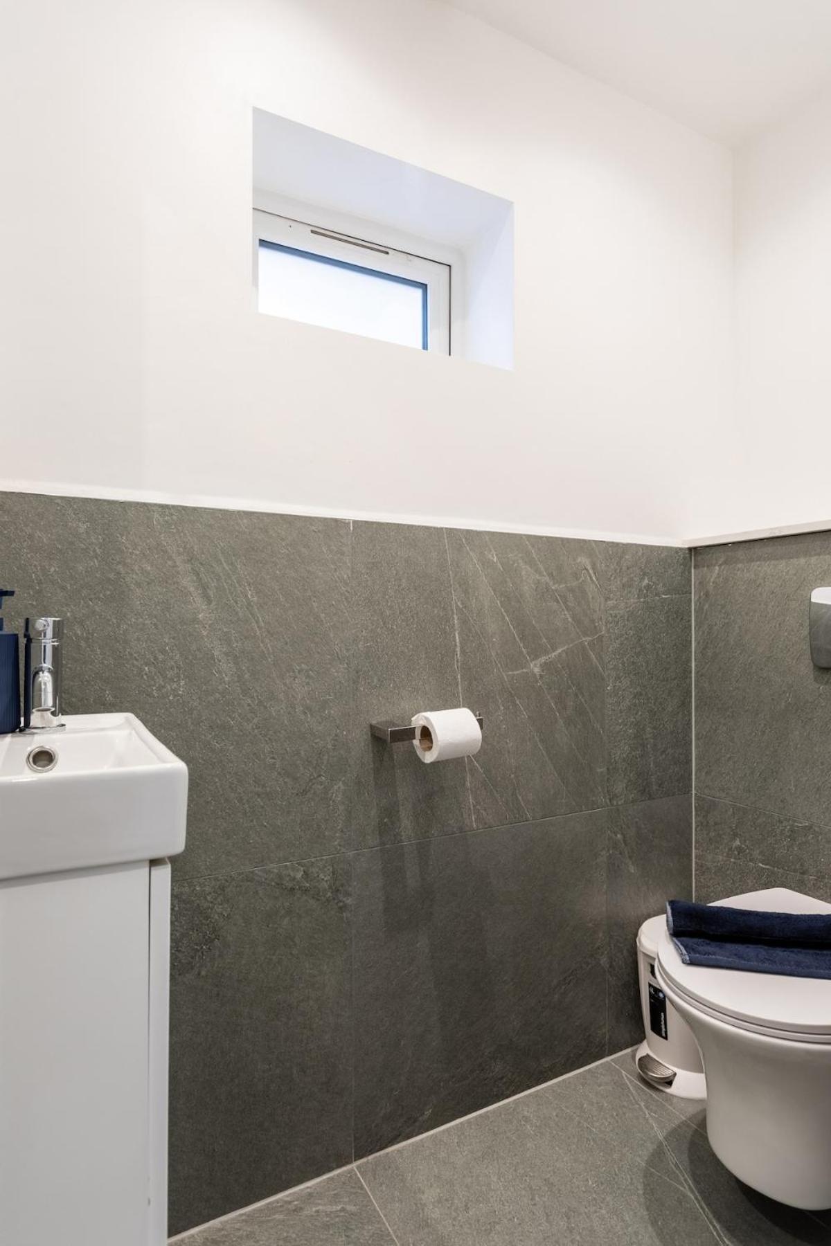 Stylish 2-Bed Flat In The Heart Of West Hampstead Apartment Londra Exterior foto
